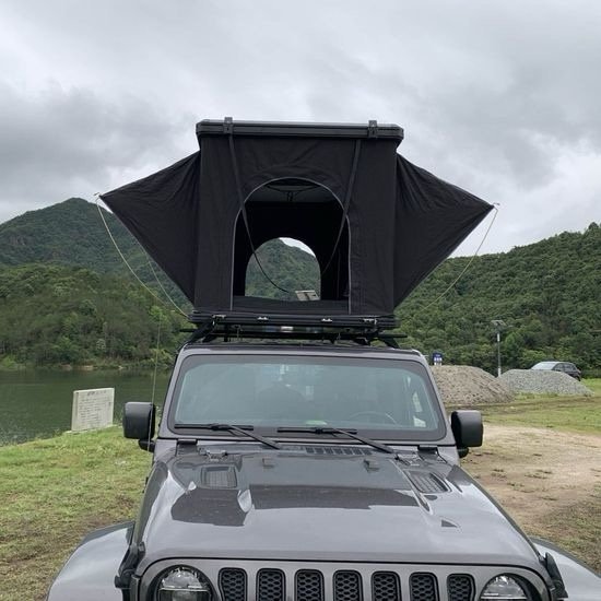 Remaco Vehicle off Road Auto Hardshell 211*131*130cm Aluminum Roof Top Tent with Solar Panel