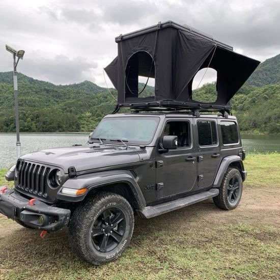 Remaco Vehicle off Road Auto Hardshell 211*131*130cm Aluminum Roof Top Tent with Solar Panel